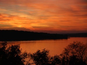 Sonnenuntergang über Wannsee und Havel mit Blick auf Kälberswerder / copyright © Rüdiger von Schönfels